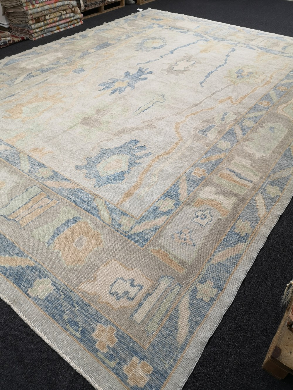 turkish oushak village carpet hand knotted in traditional design 492 x 370cm